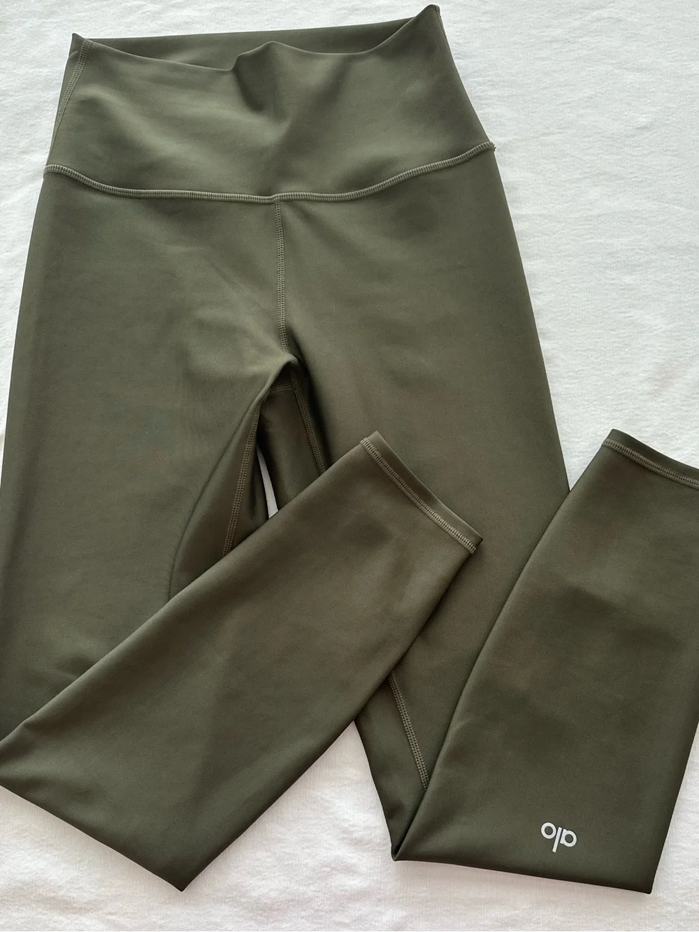 ALO Yoga Olive Green High-Rise Leggings with Subtle Logo